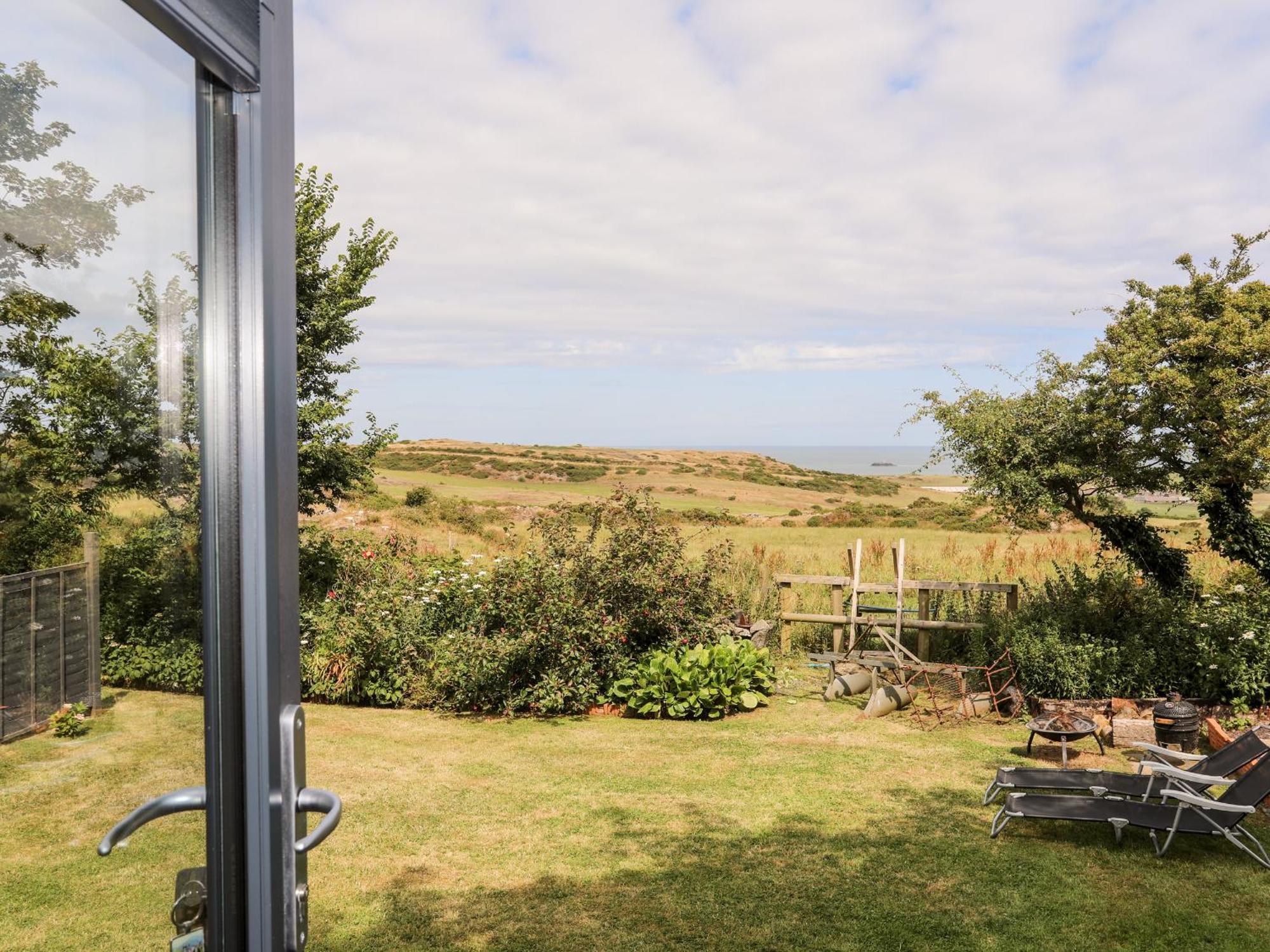 Shepherds Stone Villa Holyhead Exterior photo