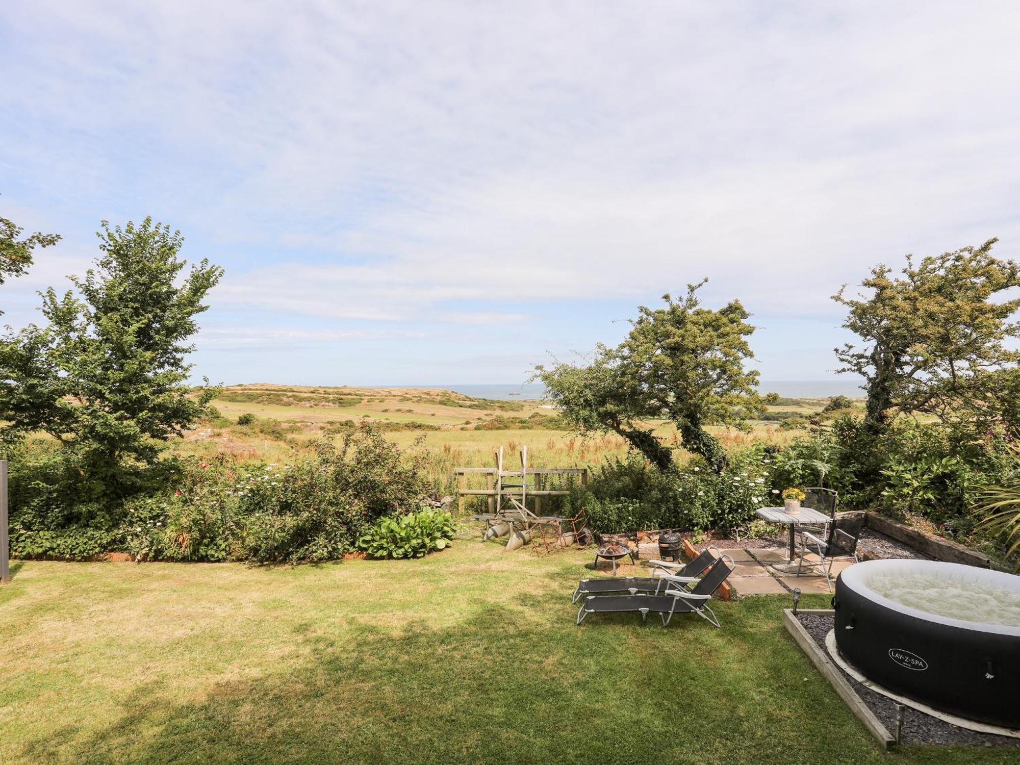 Shepherds Stone Villa Holyhead Exterior photo